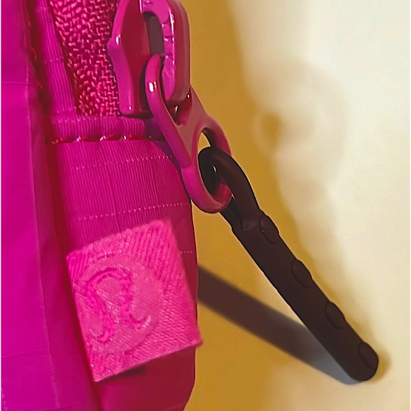 Lululemon Mini Belt Bag - Picture 7 of 9